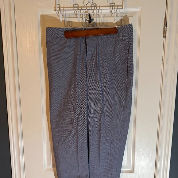 Banana Republic Grey ankle length Pant EUC - Picture 1 of 3